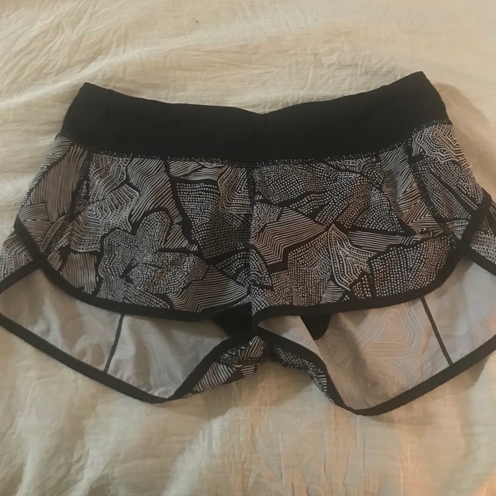 Lululemon size 6 speed shorts